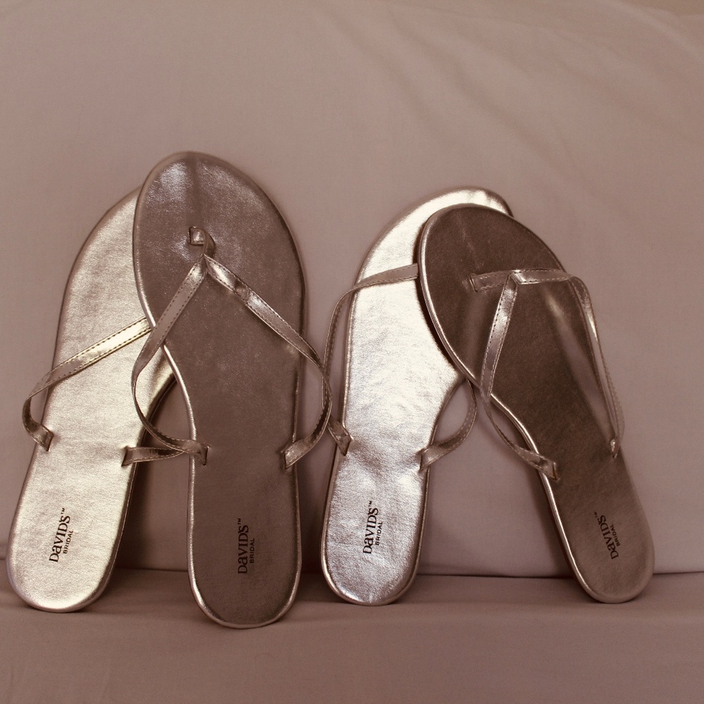 2 Pair of DAVID'S BRIDAL SILVER Metallic Flip Flop